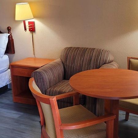 Hayti Regency Travel Inn מראה חיצוני תמונה