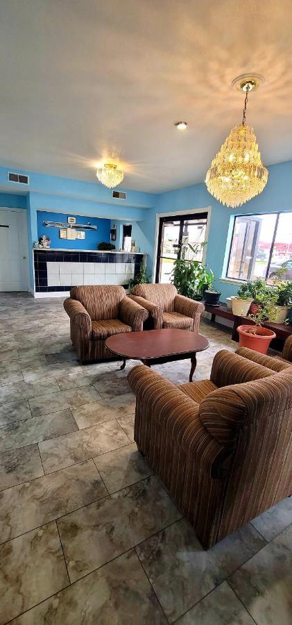 Hayti Regency Travel Inn מראה חיצוני תמונה