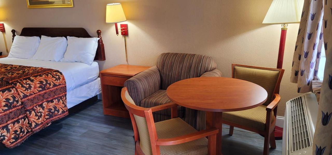 Hayti Regency Travel Inn מראה חיצוני תמונה